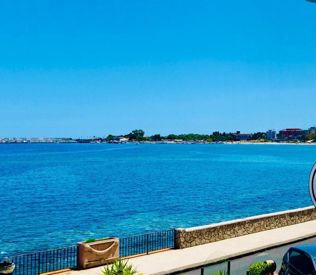 Apartamento VacanzeNaxos - Casa Frontemare Giardini-Naxos Exterior foto
