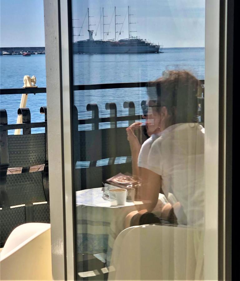Apartamento VacanzeNaxos - Casa Frontemare Giardini-Naxos Exterior foto