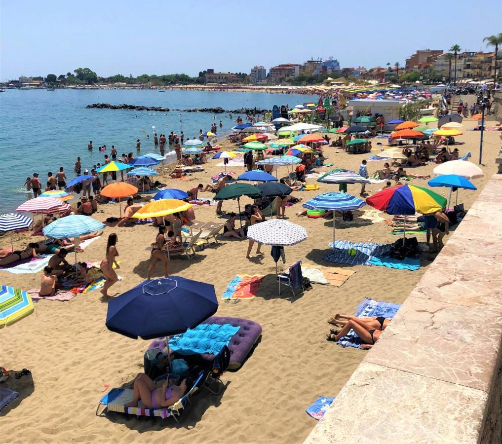 Apartamento VacanzeNaxos - Casa Frontemare Giardini-Naxos Exterior foto
